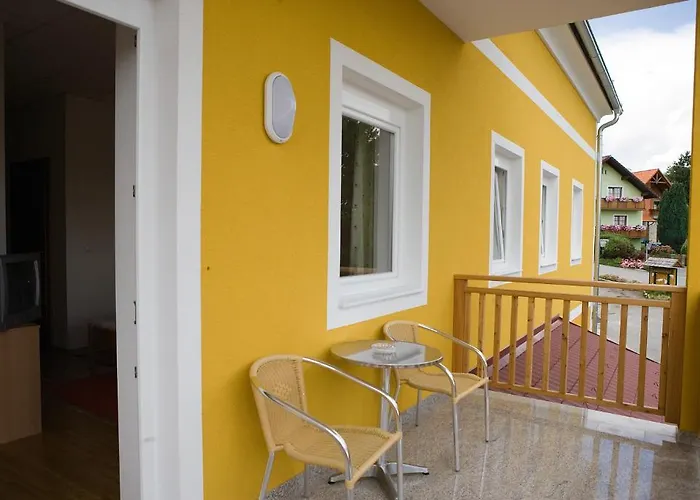 Dorfwirt Konukevi Sankt Marein bei Graz